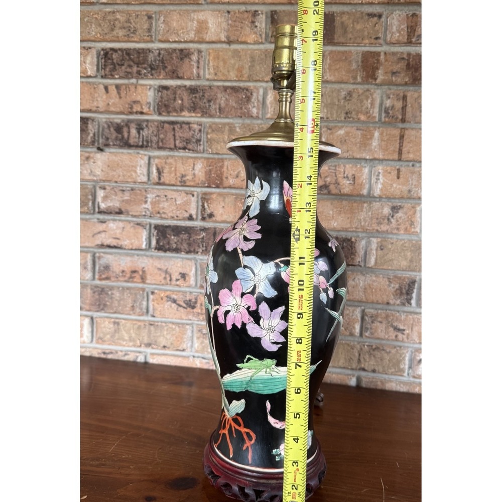 Vintage Famille Noire Style Asian Water Lily Black Floral Porcelain Brass Lamp - Picture 14 of 15